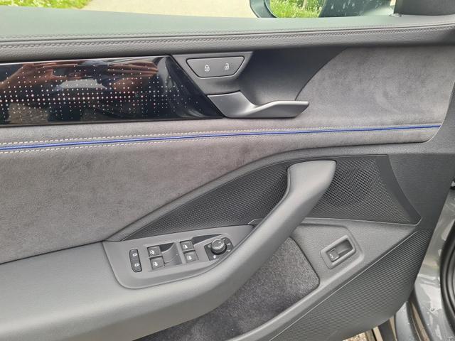 Volkswagen Passat Alltrack 2.0 TSI 195 kW 4Motion R-Line Signature DCCpro AHK H&K 
