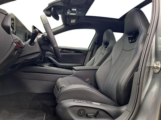 Volkswagen Passat Alltrack 2.0 TSI 195 kW 4Motion R-Line Signature DCCpro AHK H&K 