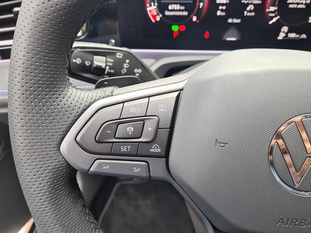 Volkswagen Passat Alltrack 2.0 TSI 195 kW 4Motion R-Line Signature DCCpro AHK H&K 