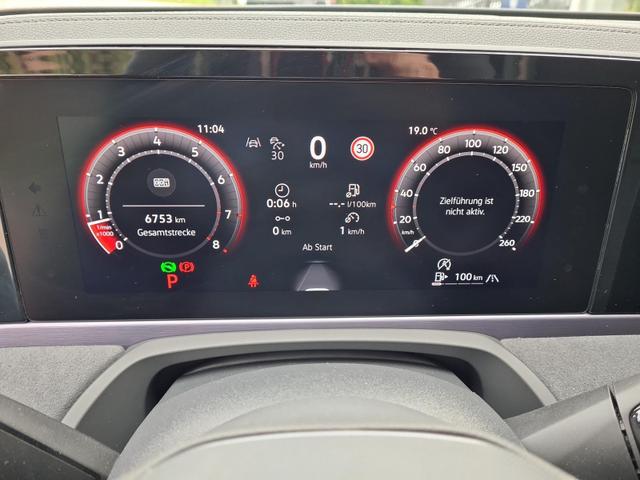 Volkswagen Passat Alltrack 2.0 TSI 195 kW 4Motion R-Line Signature DCCpro AHK H&K 