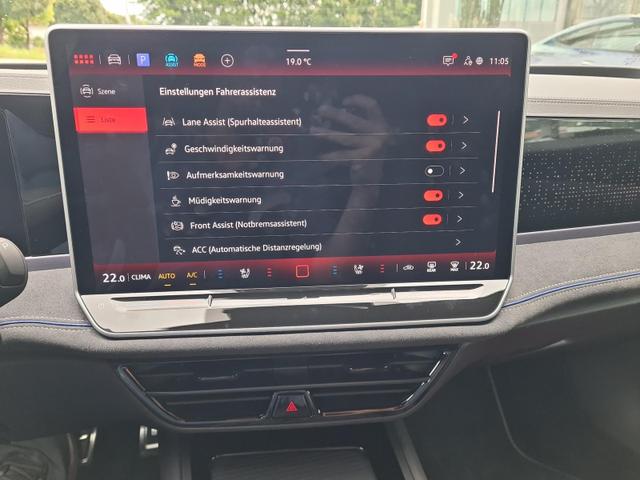 Volkswagen Passat Alltrack 2.0 TSI 195 kW 4Motion R-Line Signature DCCpro AHK H&K 