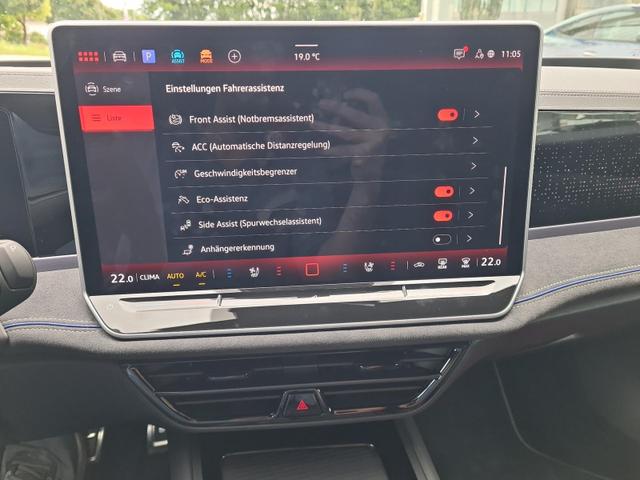 Volkswagen Passat Alltrack 2.0 TSI 195 kW 4Motion R-Line Signature DCCpro AHK H&K 