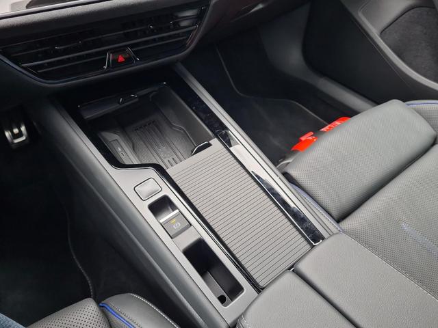 Volkswagen Passat Alltrack 2.0 TSI 195 kW 4Motion R-Line Signature DCCpro AHK H&K 