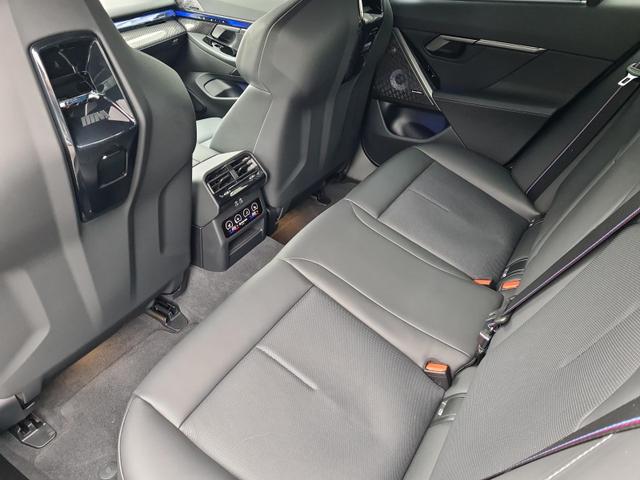 BMW M5 Basis Lim. DrivAssistPro Comfort FastCharge ParkPro 