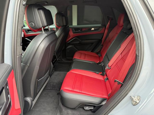 Porsche Cayenne GTS 4.0 AHK Bose PASM PDLS+ Sitzklima 