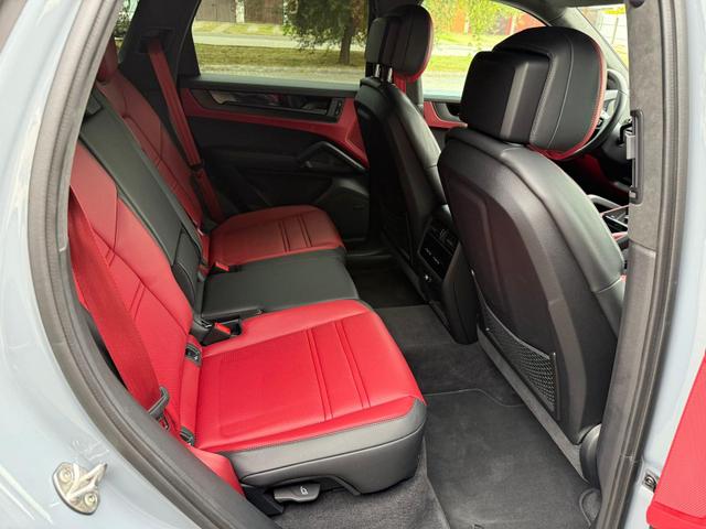 Porsche Cayenne GTS 4.0 AHK Bose PASM PDLS+ Sitzklima 