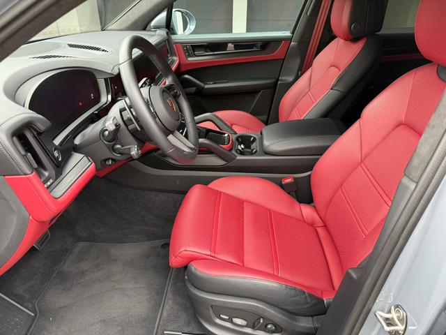 Porsche Cayenne GTS 4.0 AHK Bose PASM PDLS+ Sitzklima 