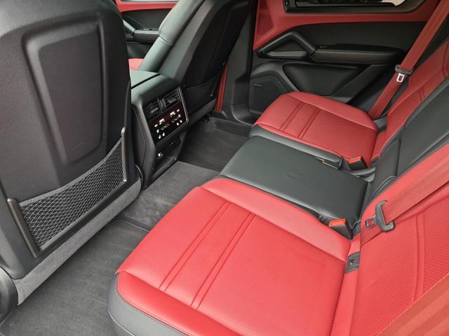 Porsche Cayenne GTS 4.0 AHK Bose PASM PDLS+ Sitzklima 