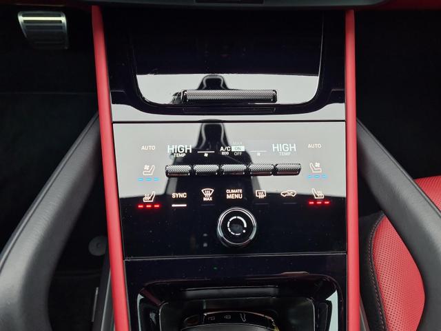 Porsche Cayenne GTS 4.0 AHK Bose PASM PDLS+ Sitzklima 