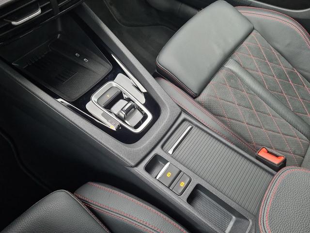 Skoda Octavia Combi 2.0 TSI 195 kW RS WinterPlus Pano Canton 360°Cam HeadUp 