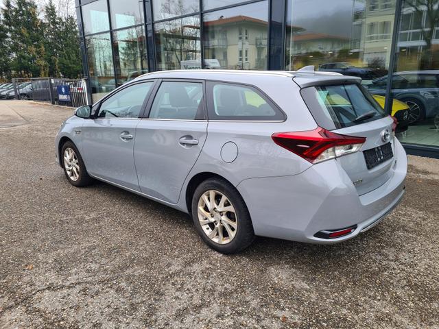 Toyota Auris Touring Sports Hybrid Team D 