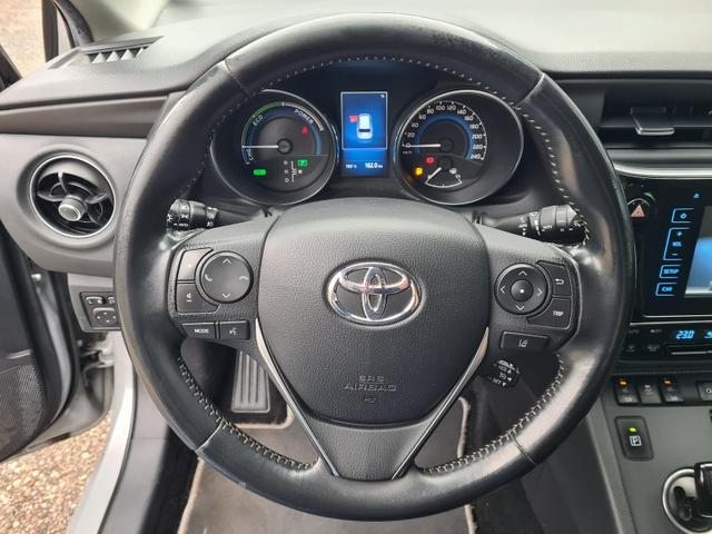 Toyota Auris Touring Sports Hybrid Team D 