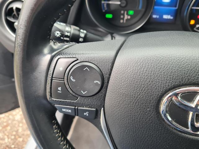 Toyota Auris Touring Sports Hybrid Team D 