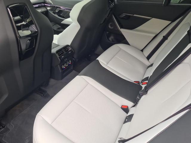 BMW M5 Basis Limousine ParkPro+DrivAssistPro+Comfort 