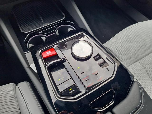 BMW M5 Basis Limousine ParkPro+DrivAssistPro+Comfort 