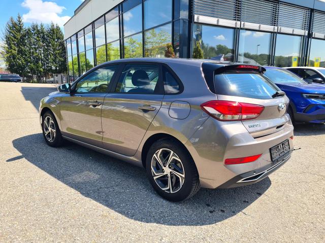 Hyundai i30 Pure Kamera 8-fach Scheckheft 