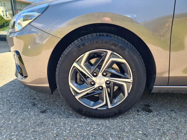 Hyundai i30 Pure Kamera 8-fach Scheckheft 