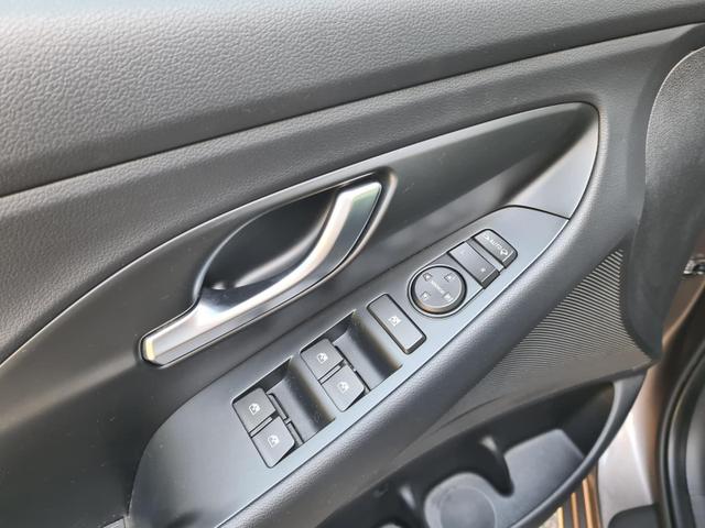 Hyundai i30 Pure Kamera 8-fach Scheckheft 