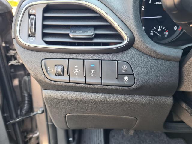 Hyundai i30 Pure Kamera 8-fach Scheckheft 