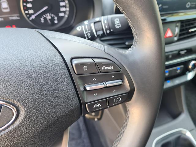 Hyundai i30 Pure Kamera 8-fach Scheckheft 