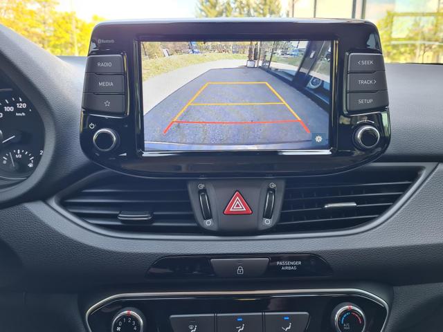 Hyundai i30 Pure Kamera 8-fach Scheckheft 