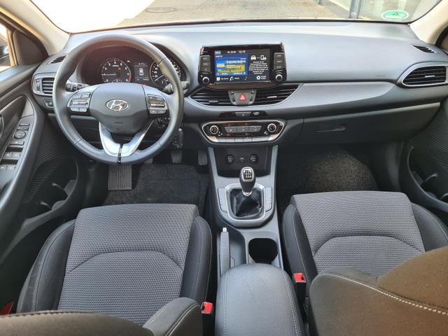 Hyundai i30 Pure Kamera 8-fach Scheckheft 