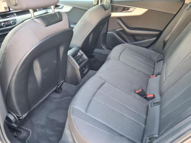 Audi A4 Avant 30 TDI advanced Business AHK Pano Navi 