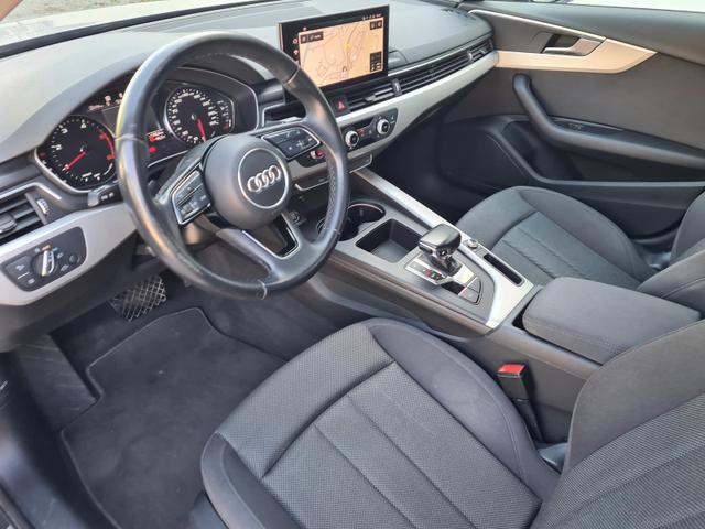 Audi A4 Avant 30 TDI advanced Business AHK Pano Navi 