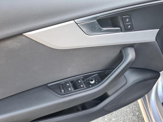 Audi A4 Avant 30 TDI advanced Business AHK Pano Navi 