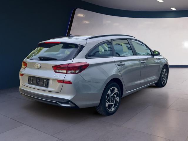Hyundai i30 Kombi Advantage cw vAHK Navi LED DAB Kamera Winter 