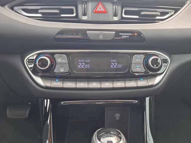 Hyundai i30 Kombi Advantage cw vAHK Navi LED DAB Kamera Winter 