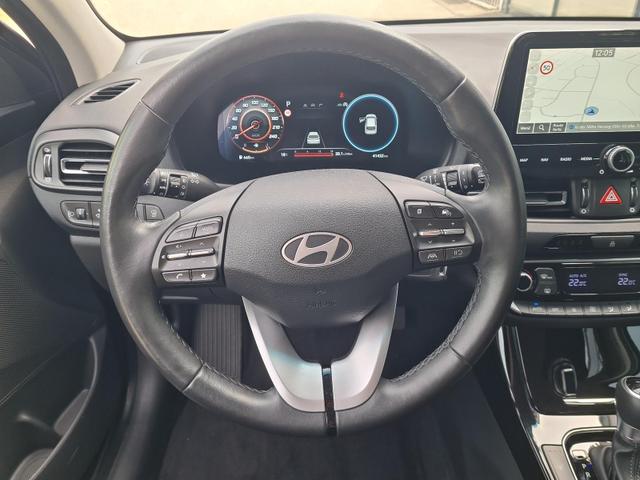 Hyundai i30 Kombi Advantage cw vAHK Navi LED DAB Kamera Winter 