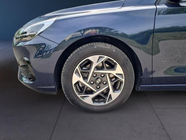 Hyundai i30 Kombi Advantage cw vAHK Navi LED DAB Kamera Winter 