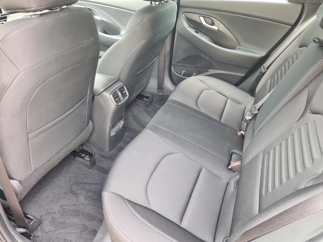 Hyundai i30 Kombi Advantage cw vAHK Navi LED DAB Kamera Winter 