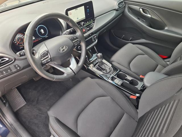 Hyundai i30 Kombi Advantage cw vAHK Navi LED DAB Kamera Winter 