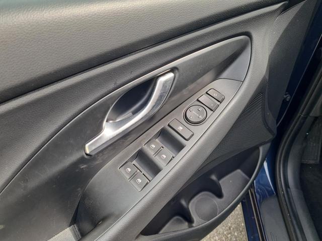 Hyundai i30 Kombi Advantage cw vAHK Navi LED DAB Kamera Winter 