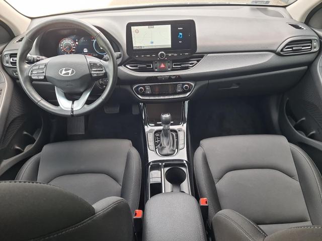 Hyundai i30 Kombi Advantage cw vAHK Navi LED DAB Kamera Winter 
