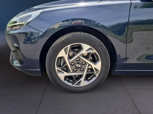 Hyundai i30 Kombi Advantage cw vAHK Navi LED DAB Kamera Winter 