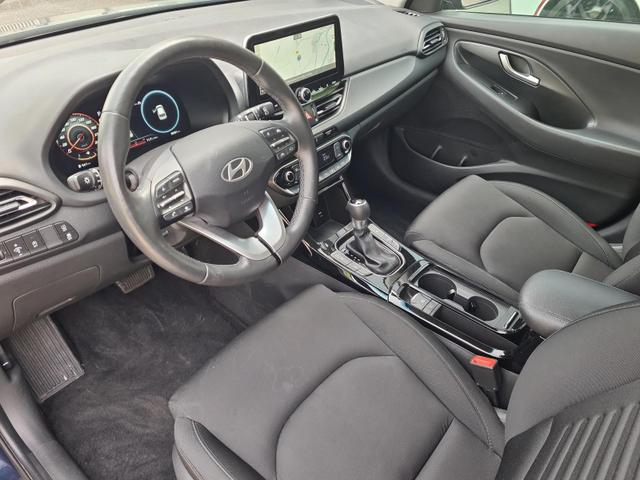 Hyundai i30 Kombi Advantage cw vAHK Navi LED DAB Kamera Winter 