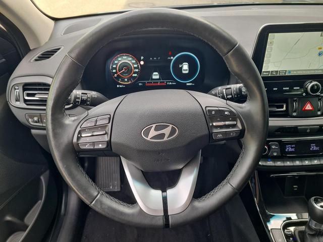 Hyundai i30 Kombi Advantage cw vAHK Navi LED DAB Kamera Winter 