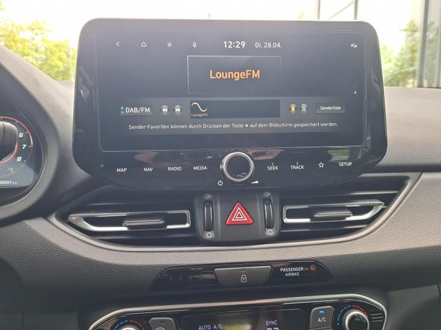 Hyundai i30 Kombi Advantage cw vAHK Navi LED DAB Kamera Winter 