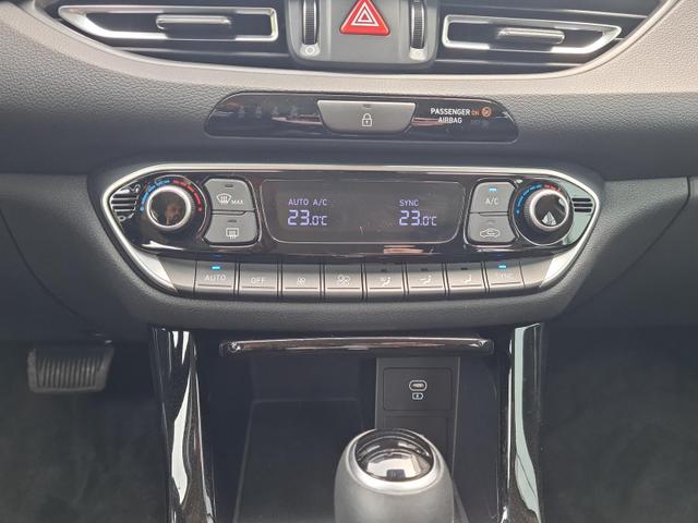 Hyundai i30 Kombi Advantage cw vAHK Navi LED DAB Kamera Winter 