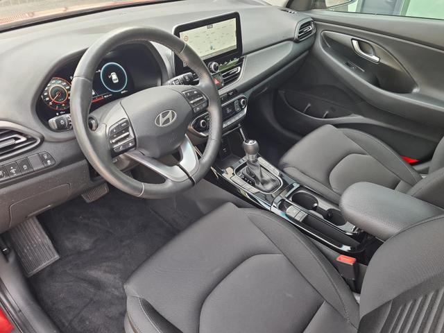 Hyundai i30 Kombi Advantage cw vAHK Navi LED DAB Kamera Winter 