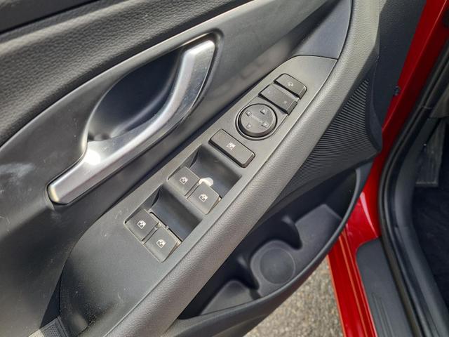 Hyundai i30 Kombi Advantage cw vAHK Navi LED DAB Kamera Winter 