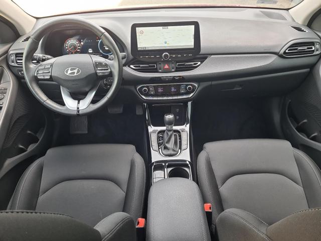 Hyundai i30 Kombi Advantage cw vAHK Navi LED DAB Kamera Winter 