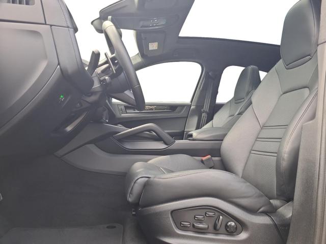 Porsche Cayenne GTS BOSE AHK SoftClose 4RadLenk Matrix 