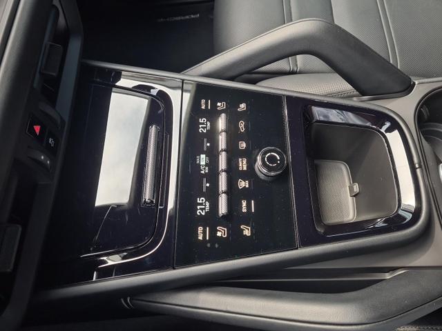 Porsche Cayenne GTS BOSE AHK SoftClose 4RadLenk Matrix 