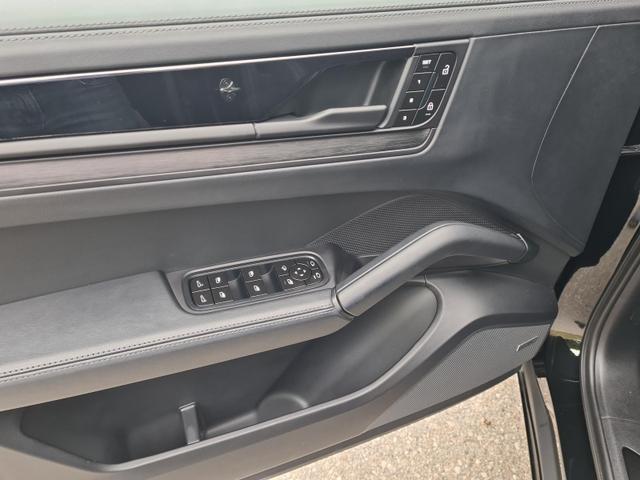 Porsche Cayenne GTS BOSE AHK SoftClose 4RadLenk Matrix 