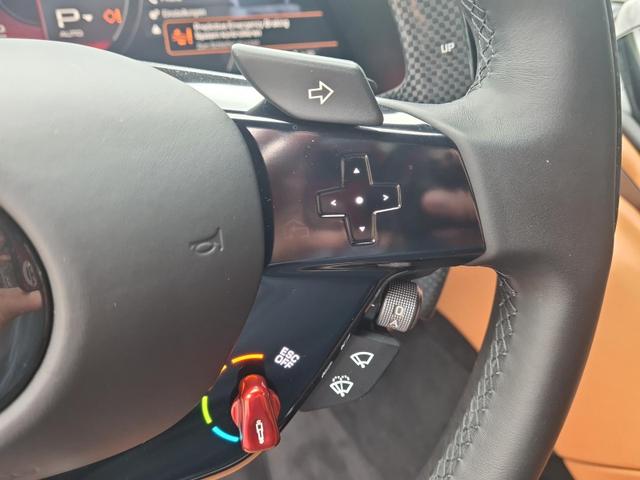 Ferrari Roma Spider Pass.Display ACC Airscarf Seatvent. 