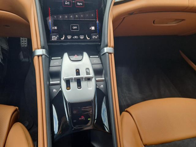 Ferrari Roma Spider Pass.Display ACC Airscarf Seatvent. 